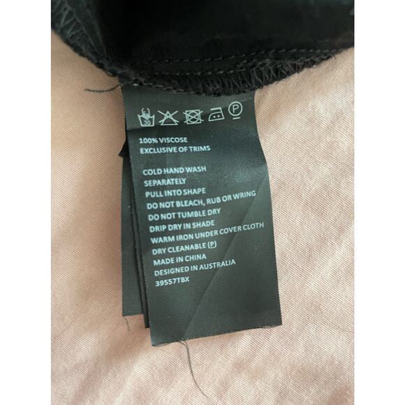 Bardot Sky Cold Shoulder Top Black Size 10 Large - Picture 11 of 16